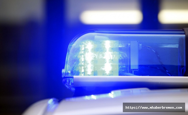 Bremen'de polis aracına saldırı