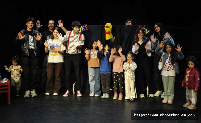Hamburg 8. Tiyatro Köprüsü Festivali Dolu Dizgin Devam Ediyor