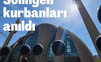 Solingen saldırısının kurbanları 30’uncu yılında anıldı