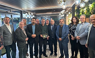 Azerbaycan Basın Konseyi Üyesi Alesger, Hamburglu basın mensuplarıyla buluştu