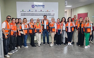 Depremzede Öğrencilere 23 Nisan Hediyesi: BUSADER’den Anlamlı Destek
