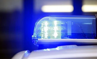 Bremen'de polis aracına saldırı