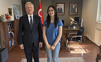 Genç piyanist Arya Su’dan Almanya’da büyük başarı!