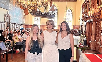 Bremen Belediye Sarayı’nda Başarılı Abitur Mezunları Törenle Ödüllendirildi